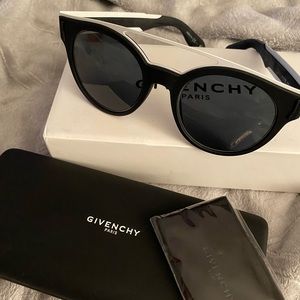 Unisex Givenchy sunglasses